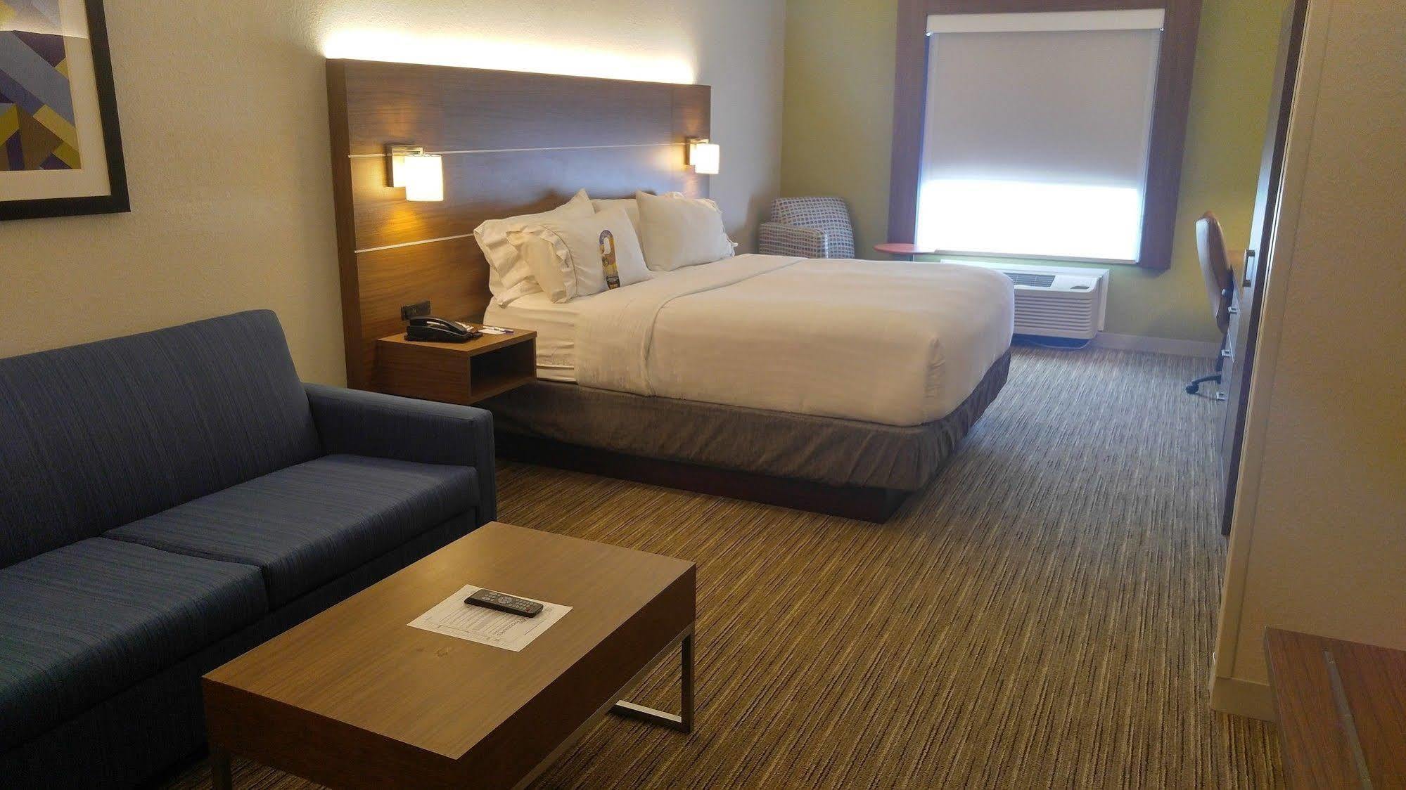 Express & By Ihg