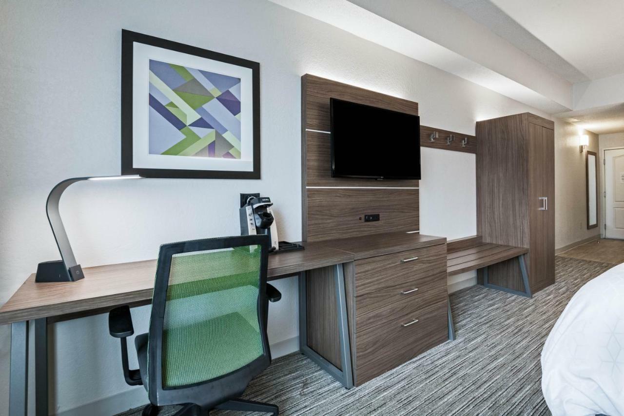 Hotel Express & By Ihg 3*